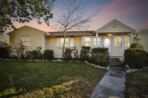718 40TH AVE NE — home for sale
