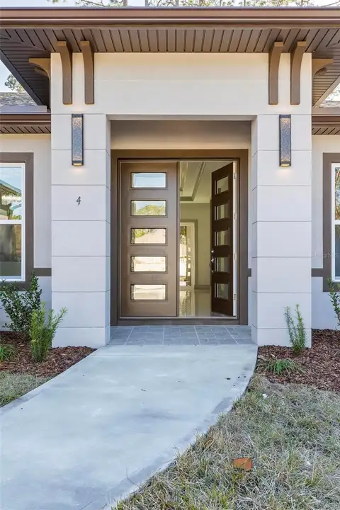 4 EISENHOWER CT — home for sale