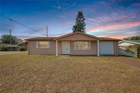 9005 HUNT CLUB LN — home for sale
