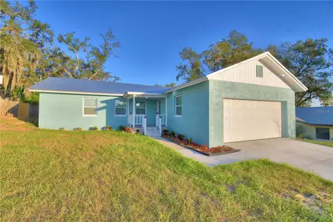 713 GREENLEAF LN — home for sale