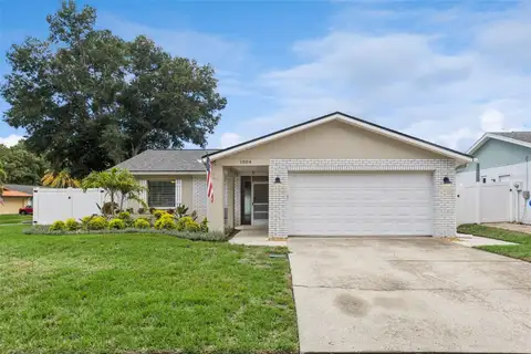 1004 VINEYARD CT — home for sale